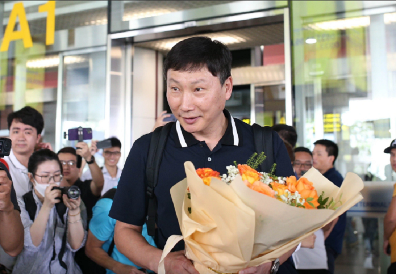 Truyền thông Philippines nể phục tài cầm quân của HLV Kim Sang-sik sau trận bán kết SEA Games 33