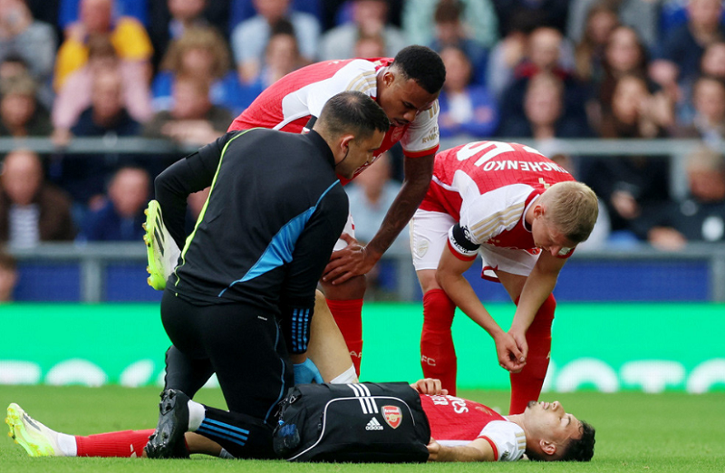 arsenal-lao-dao-khi-martinelli-nghi-hon-mot-thang