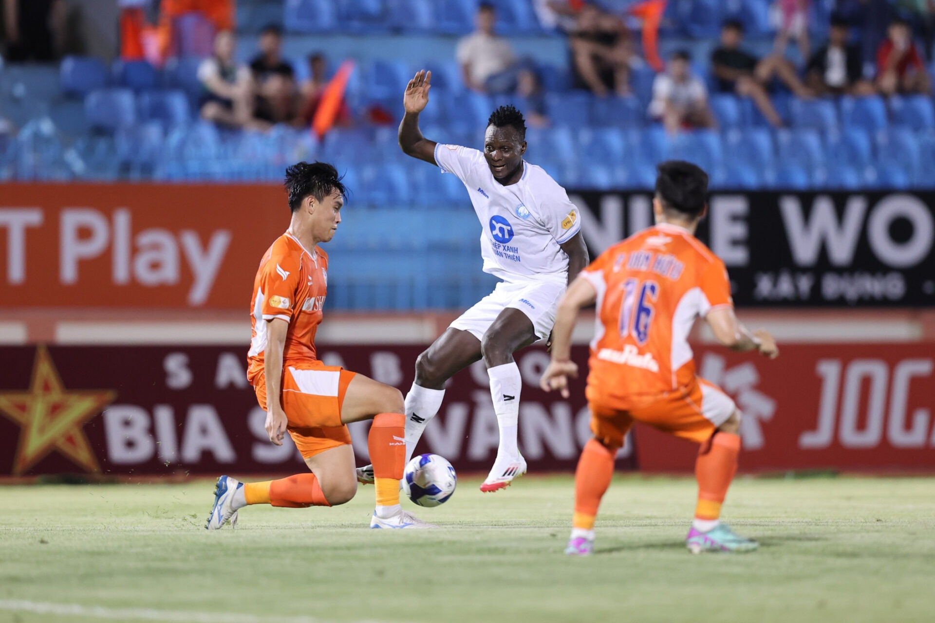 Nhận định soi kèo Nam Định vs SHB Đà Nẵng lúc 18h00 ngày 27/10/2025