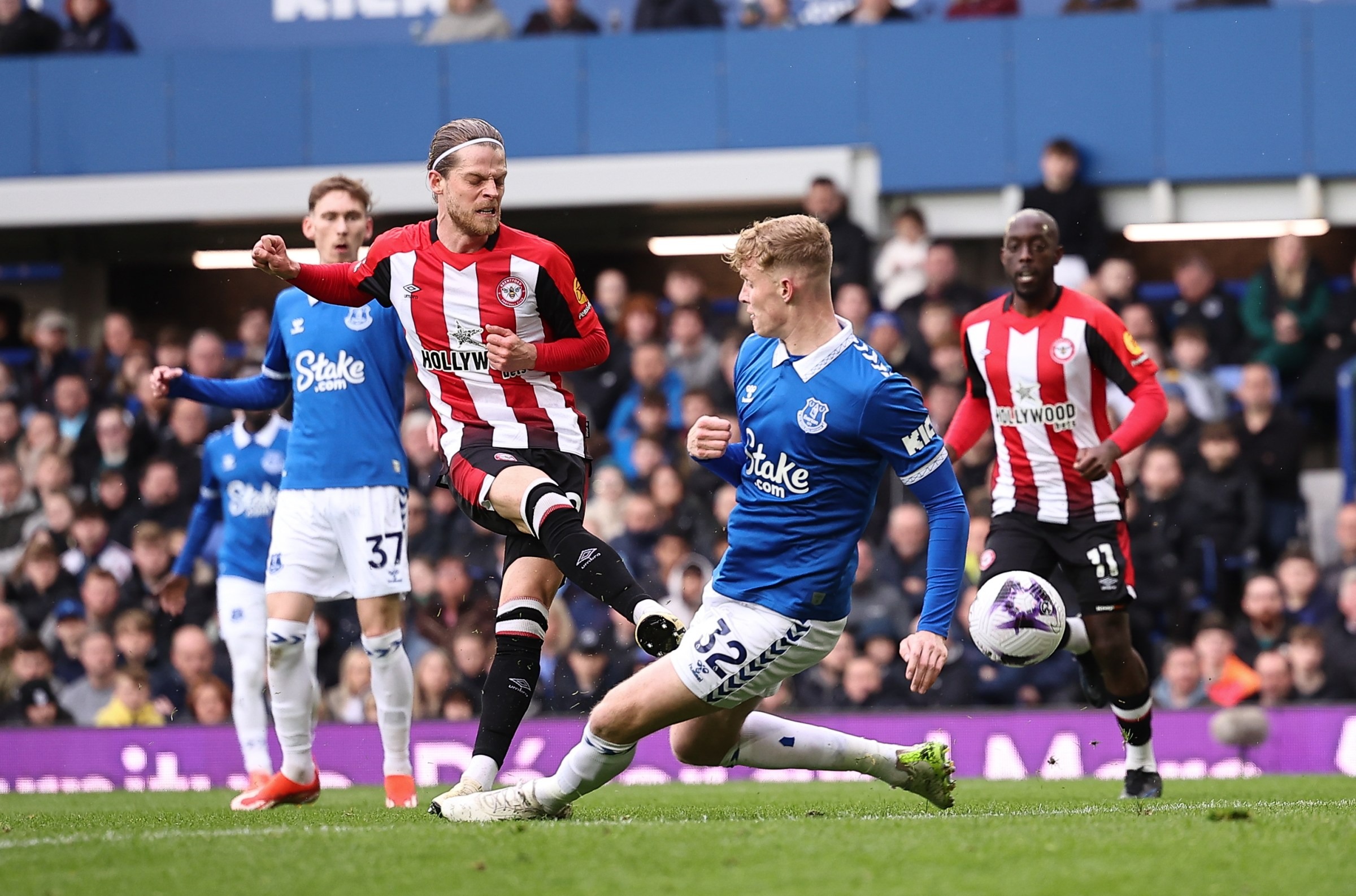 Nhận định soi kèo Everton vs Brentford lúc 22h00 ngày 4/1/2026